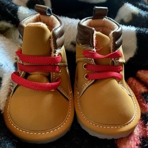 NWOT Baby Boots